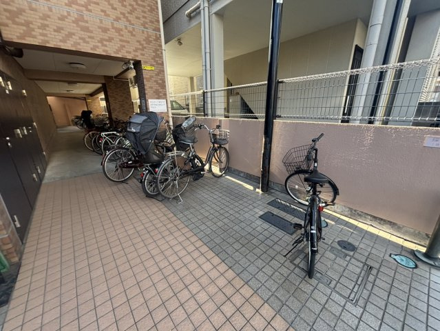 ライオンズマンション東日暮里第二の駐輪場