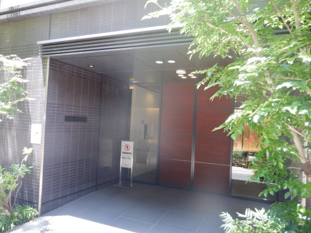 インプレスト東京八丁堀ル・サンクのエントランス