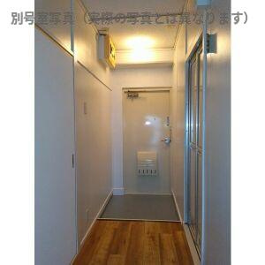 豊山住宅の玄関