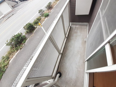 【バルコニー】 | メゾンドエトワール | バルコニーからの眺めを楽しみながら食事をしませんか