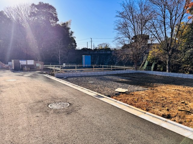 八王子市　石川町　建築条件付き売地　７期の前面道路含む現地写真|～前面6ｍ道路につき駐車しやすいです～