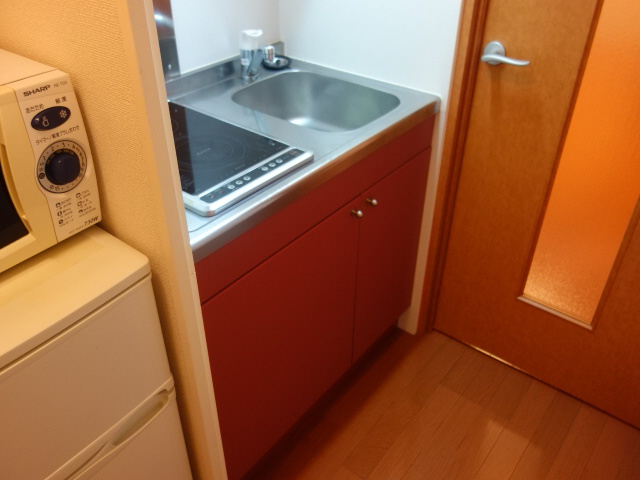 レオパレス魚住南のキッチン
