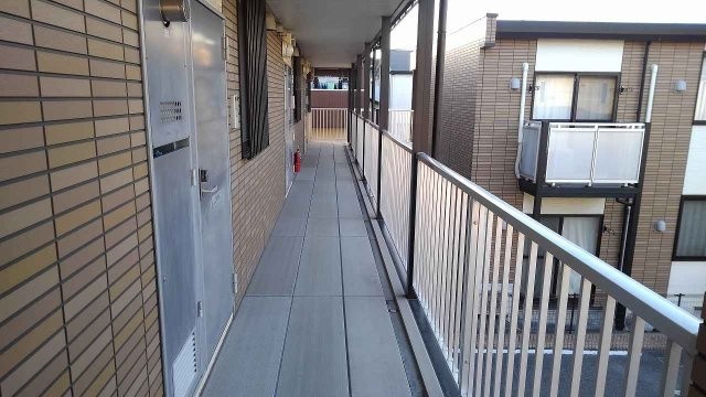 加古郡播磨町南大中２丁目のアパートの玄関