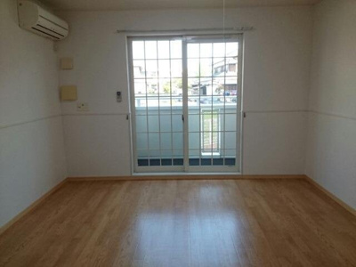 【居間・リビング】 | メゾン・ド・カンパーニュ | こちらの居間で趣味の時間をお楽しみください