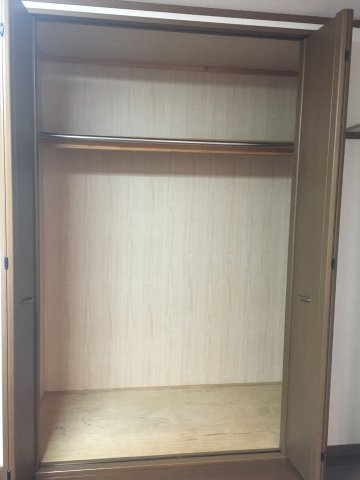 レジデンス山手の収納|洋室クローゼット