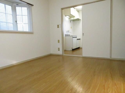 【居間・リビング】 | アルティア・レーヴ | こちらのリビングで趣味の時間をお楽しみください