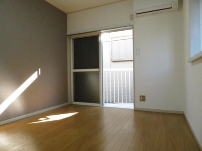 【居間・リビング】 | アルティア・レーヴ | こちらのリビングで趣味の時間をお楽しみください