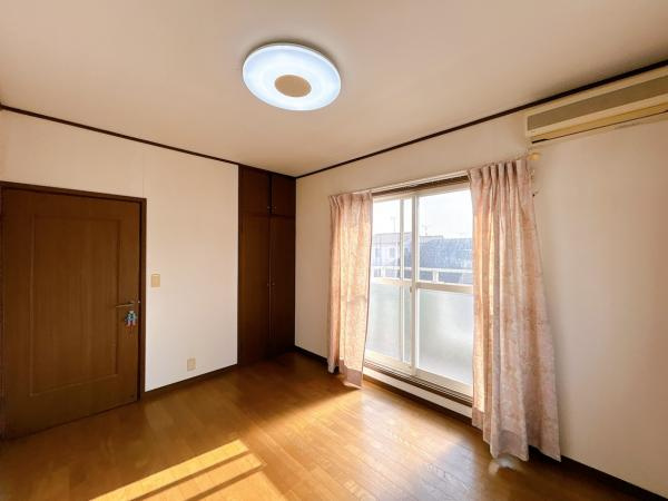 【洋室】 | ２階南側の洋室です。