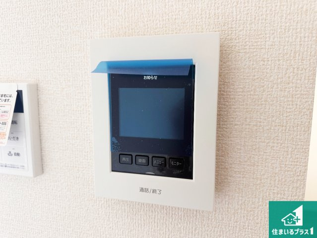 明石市魚住町西岡　第22期　新築一戸建ての防犯設備|カラーモニターインターホン！声だけでなく来訪者の姿や顔がモニターで確認できるので、小さなお子様がいらっしゃるご家庭でも安心できます！