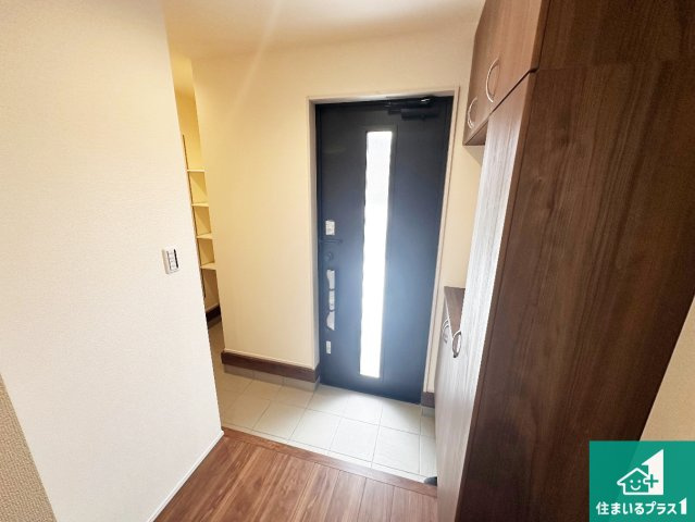 明石市魚住町西岡　第22期　新築一戸建ての玄関|シューズボックスにはたくさんの靴が収納できるので玄関周りはいつもスッキリ！ご家族が増えても安心！