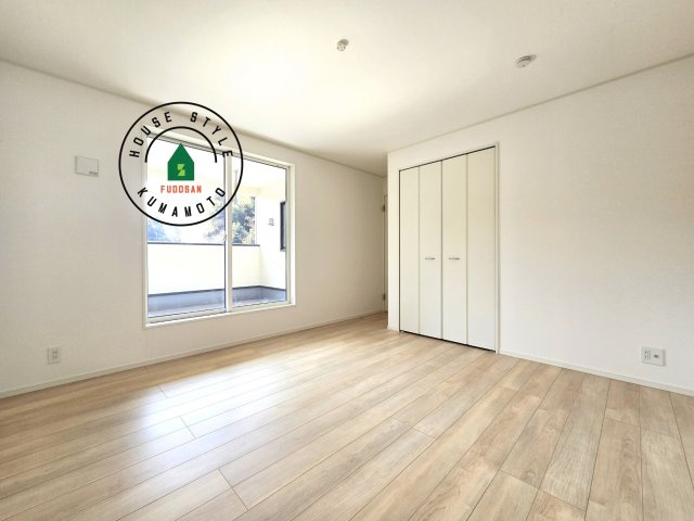 合志市野々島第3-1棟（1号棟）の寝室|主寝室には収納力に優れたクローゼットがありますので、お部屋もすっきり片付きます。