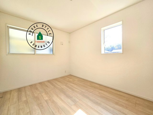 合志市野々島第3-1棟（1号棟）の洋室|採光良好な洋室は全居室、複層ガラスの遮熱効果と断熱効果で、一年中快適に過ごせます。