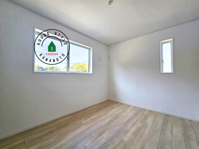 合志市野々島第3-1棟（1号棟）の子供部屋|穏やかな光が差し込む室内には、穏やかな時間が流れます。