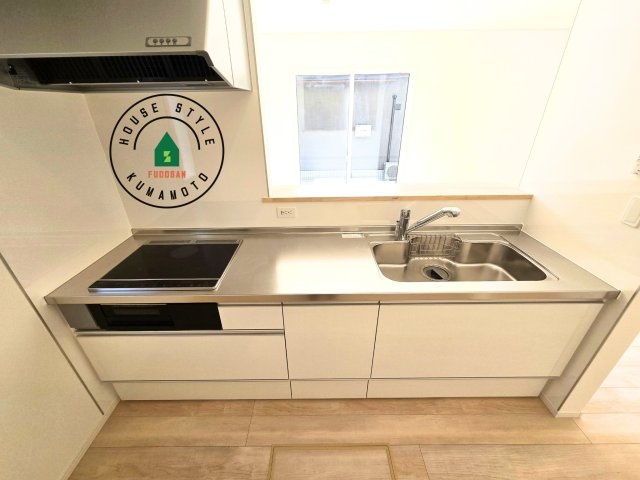 合志市野々島第3-1棟（1号棟）のキッチン|ご家族を近くに感じられる対面キッチンのLDK。会話もはずみそうですね。