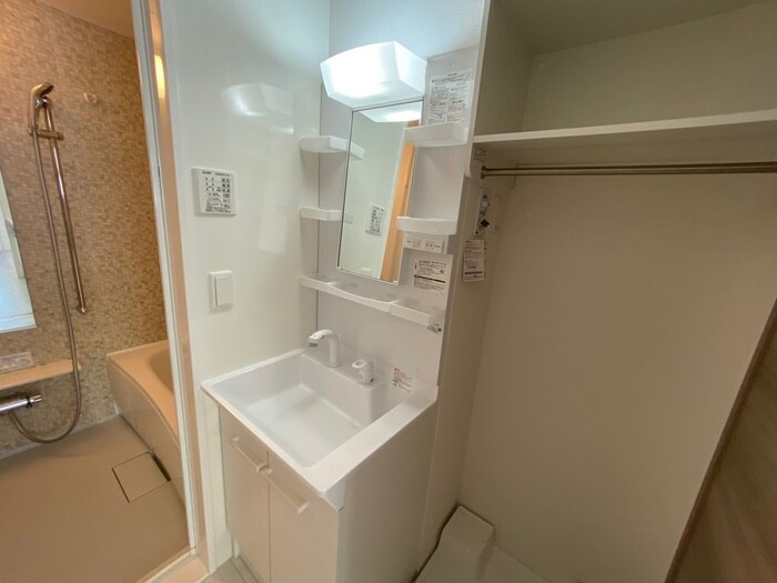 メゾンドローズの洗面所