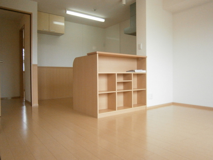 ベルメゾン広面の居間・リビング|こちらの居間で趣味の時間をお楽しみください