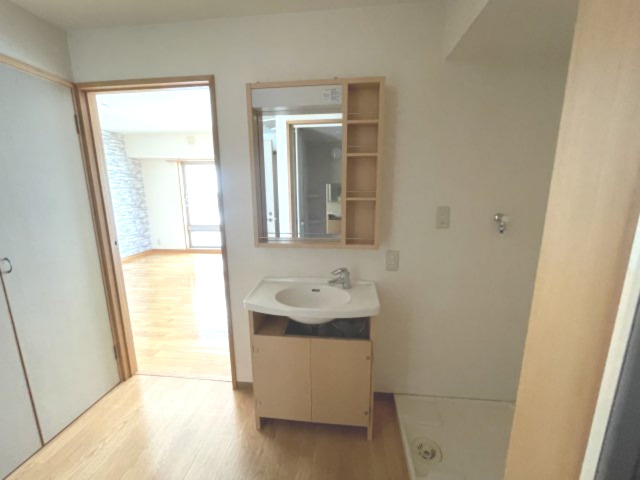 センチュリービルの独立洗面台