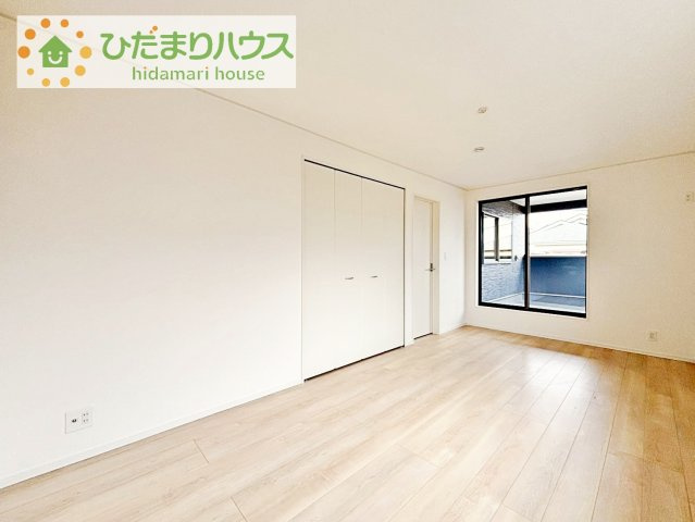 【寝室】 | つくば市若葉第11　新築戸建 | 広めの主寝室は、ベッドの他にもパソコンデスクやドレッサーなども置けちゃいます(*^-^*)