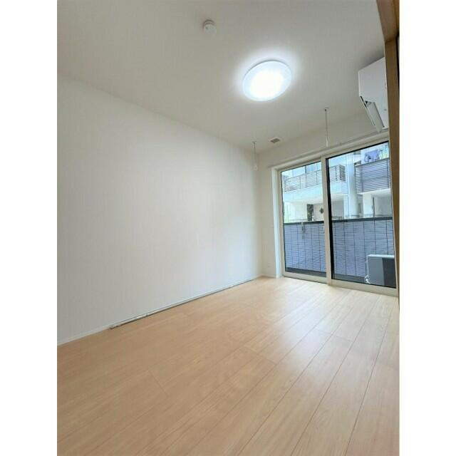 ストレータ代々木上原の内装|明るいお部屋です