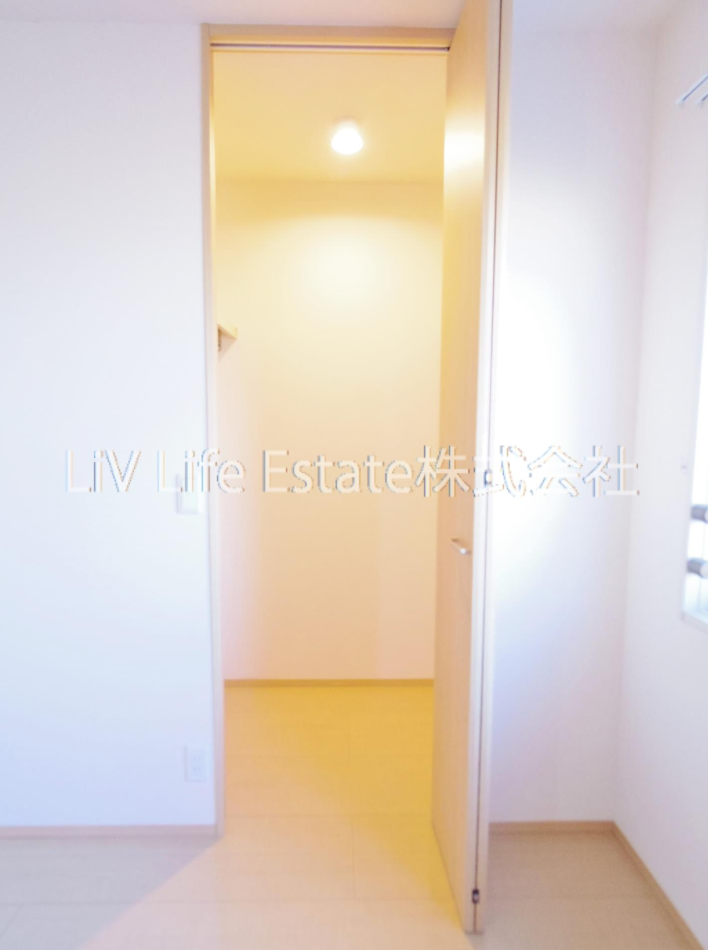 東村山市萩山町３丁目のアパートの収納