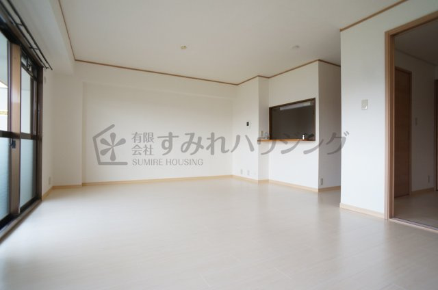 サザンハイムの居間・リビング|参考、同建物・同間取りの号室