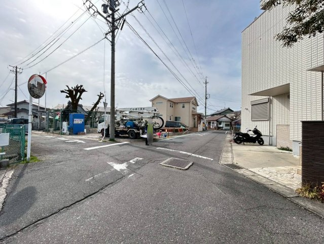 ハートフルタウン　一宮市伝法寺6丁目　全1区画分譲の前面道路含む現地写真|「現地（2026年1月22日）撮影」　
■前面道路　
■ヤマダ不動産　株式会社リライフ