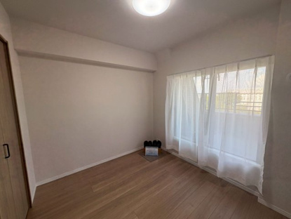 【洋室】ヴィオスガーデン城山 