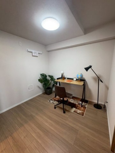 【洋室】ヴィオスガーデン城山 