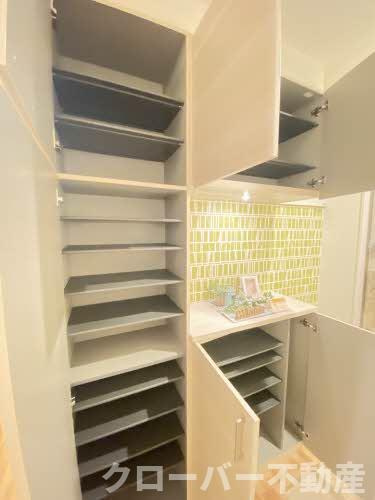 ヴィアファーレ津森の玄関