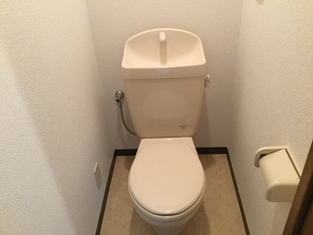カルティエ3Mのトイレ|清潔感のあるトイレです