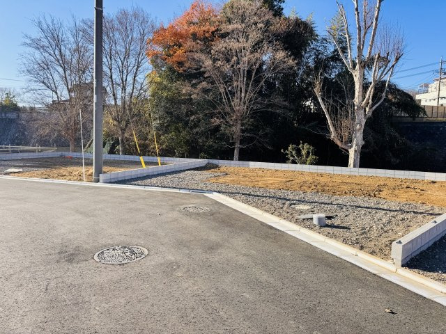 八王子市　石川町　建築条件付き売地　７期の前面道路含む現地写真|～前面6ｍ道路につき駐車しやすいです～