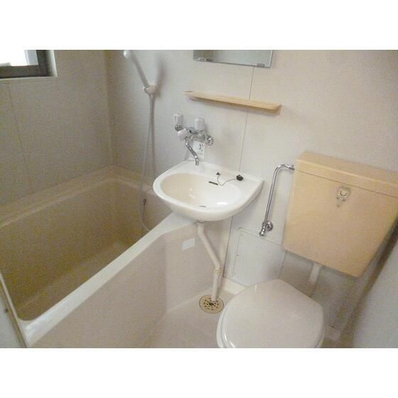 ハイツ三原田の浴室