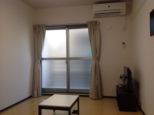 クレイノボナールの居間・リビング|こちらのリビングで趣味の時間をお楽しみください