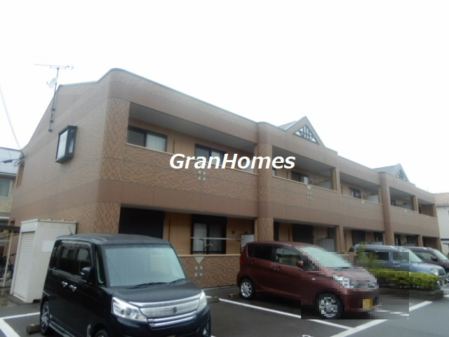 加古川市加古川町中津のアパートの外観