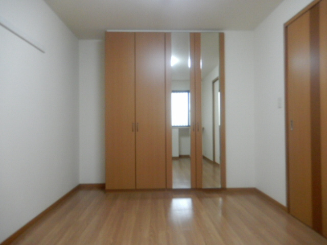 加古川市加古川町中津のアパートの子供部屋