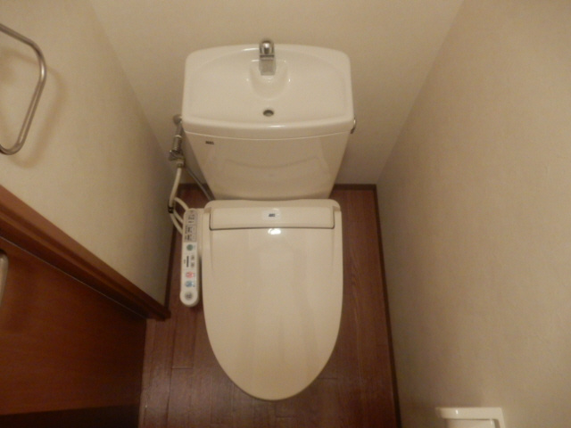 加古川市加古川町中津のアパートのトイレ