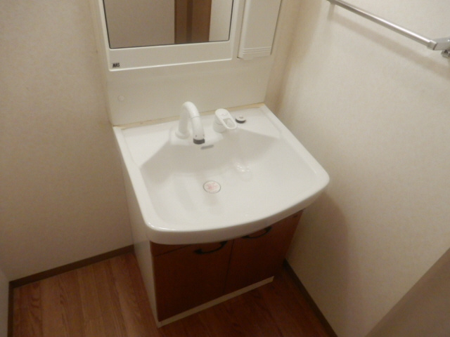 加古川市加古川町中津のアパートの洗面所