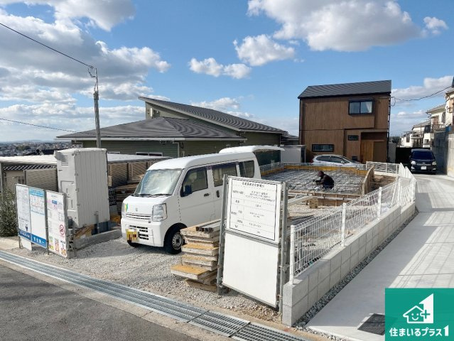 明石市魚住町金ヶ崎　新築一戸建ての外観|周辺は落ち着いた街並みの住宅地！子育てがしやすい住環境です！まだ未完成ですが、現地でしかわからない事もございます。是非一度ご覧ください。