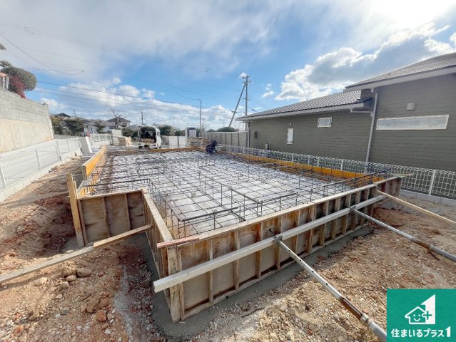 明石市魚住町金ヶ崎　新築一戸建ての外観|周辺は落ち着いた街並みの住宅地！子育てがしやすい住環境です！まだ未完成ですが、現地でしかわからない事もございます。是非一度ご覧ください。