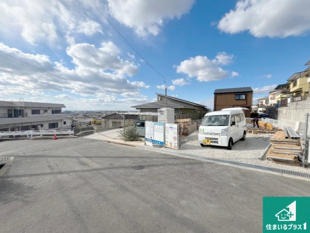 明石市魚住町金ヶ崎　新築一戸建ての前面道路含む現地写真|周辺は落ち着いた街並みの住宅地！子育てがしやすい住環境です！まだ未完成ですが、現地でしかわからない事もございます。是非一度ご覧ください。