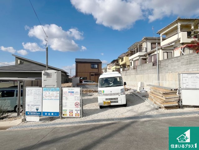 明石市魚住町金ヶ崎　新築一戸建ての外観|周辺は落ち着いた街並みの住宅地！子育てがしやすい住環境です！まだ未完成ですが、現地でしかわからない事もございます。是非一度ご覧ください。