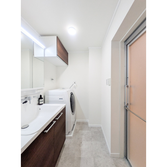 荻嶋グリーンハイツの洗面所|ゆったりとスペースのある洗面所