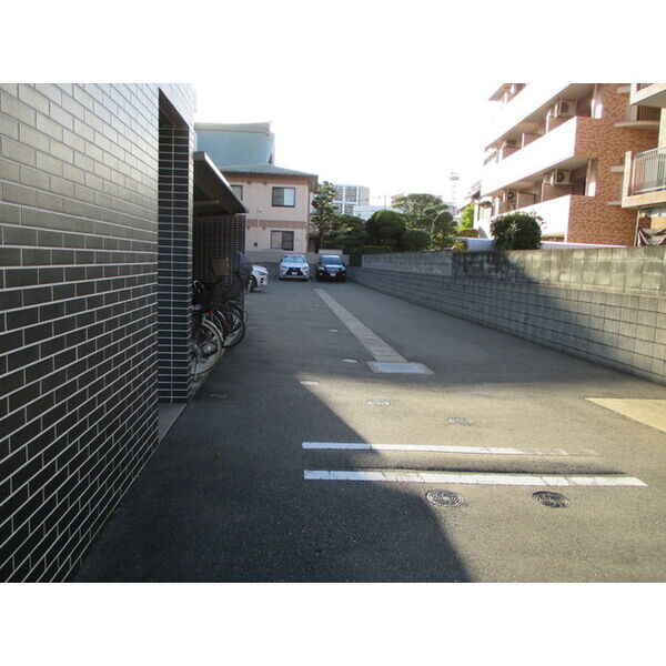 Brast城西　西新小学校区の駐車場|Brast城西