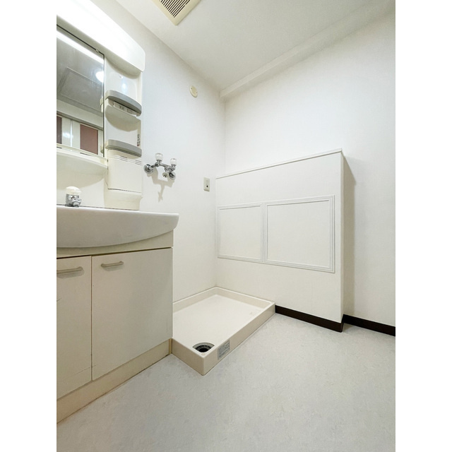 ルクレ川口イーストの洗面所|室内洗濯機置き場