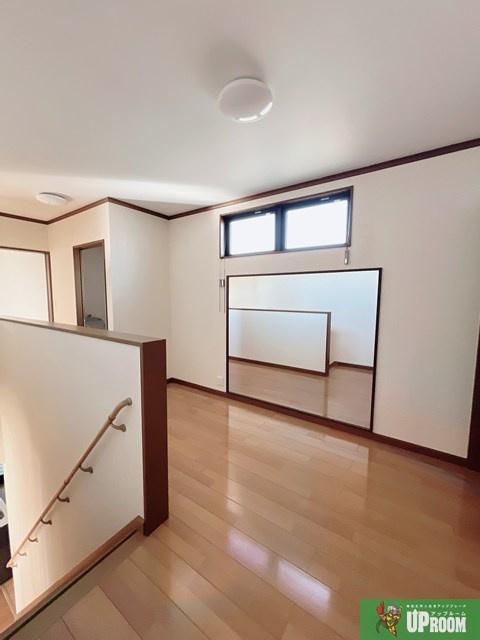 岩倉市中本町貸家の居間・リビング