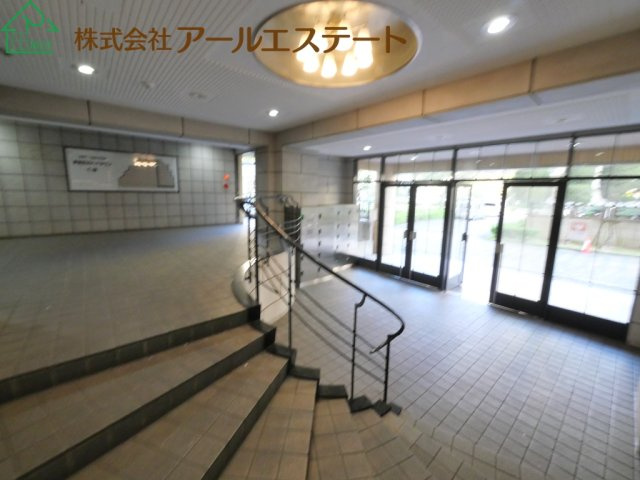 藤和東加古川ハイタウンC棟　JR「東加古川駅」徒歩15分のエントランス