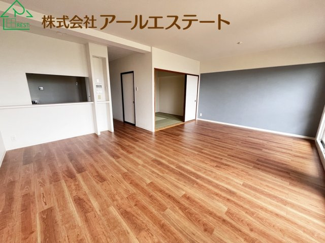 藤和東加古川ハイタウンC棟　JR「東加古川駅」徒歩15分の居間・リビング