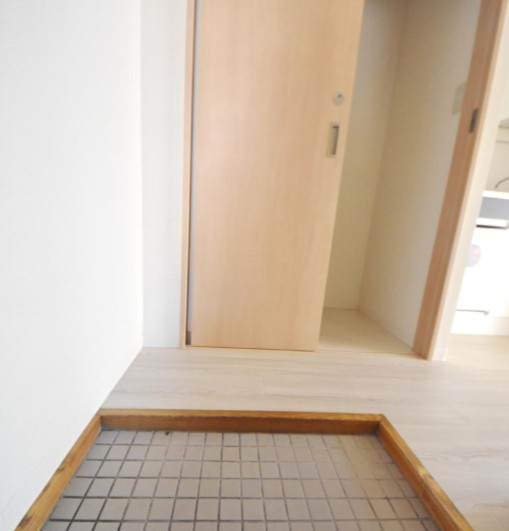 ＯＮＥ’Ｓ　ＳＴＡＧＥ東大成の玄関