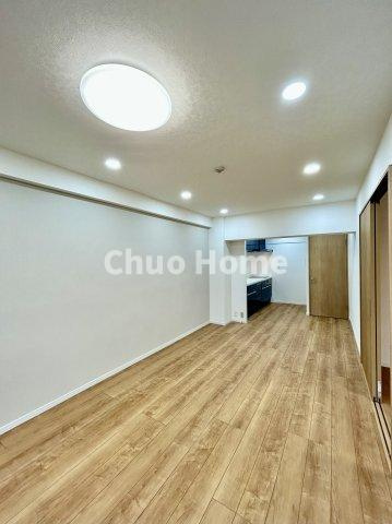 ボナハイツ中川3号棟の居間・リビング|居間リビング