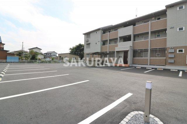 イリス デ マレの駐車場